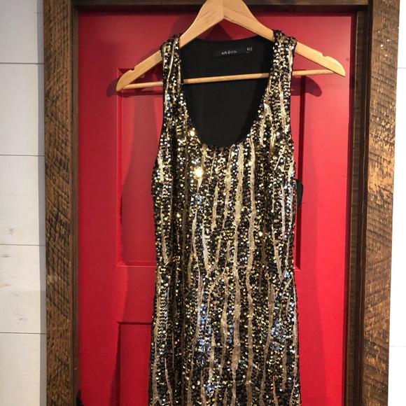 Long sequined dress - Picture 2 of 5